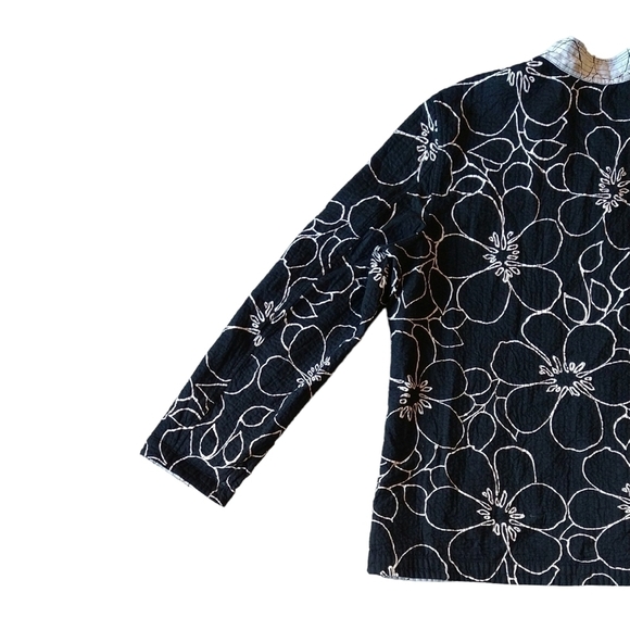 Chico's Additions 100% Cotton Black White Floral Button-Up Lightweight Jacket - Picture 3 of 7